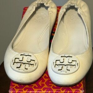 Tory Burch Women's Ivory Flats with Logo Detail